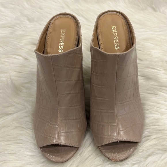 Express Slide Heels - Picture 2 of 9